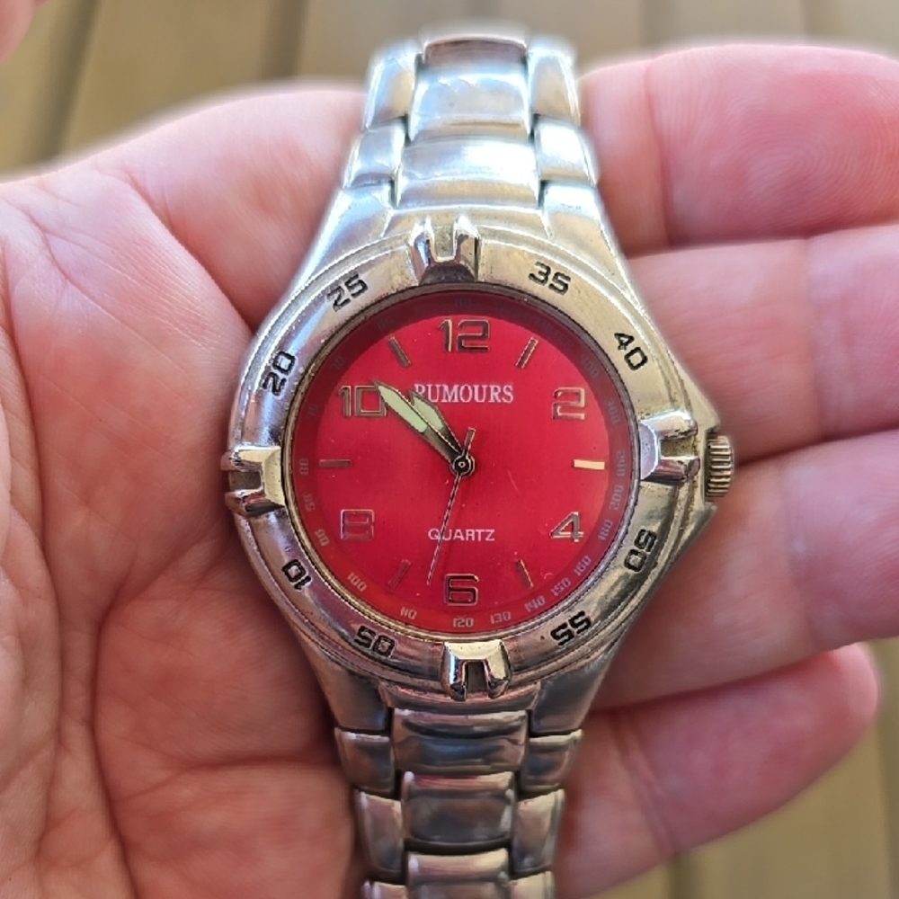Rumours Red Dial Silver Quartz Watch New Battery Runs Well!